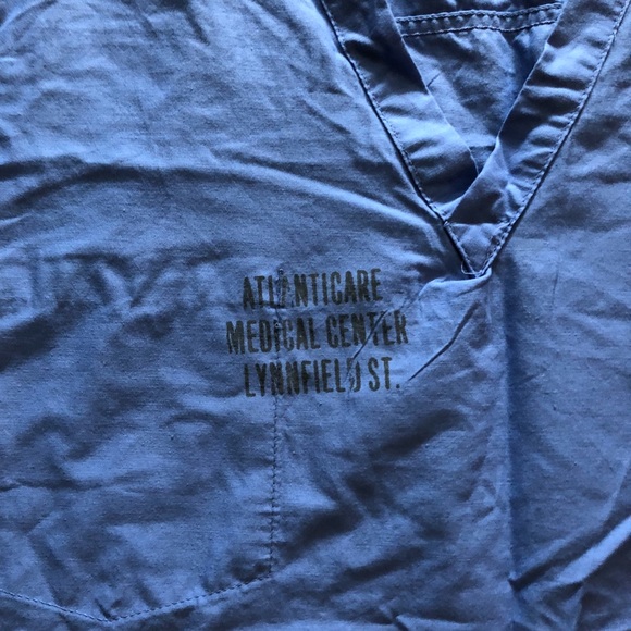 Classic blue Atlanticare Medical Center scrubs top - Picture 2 of 6